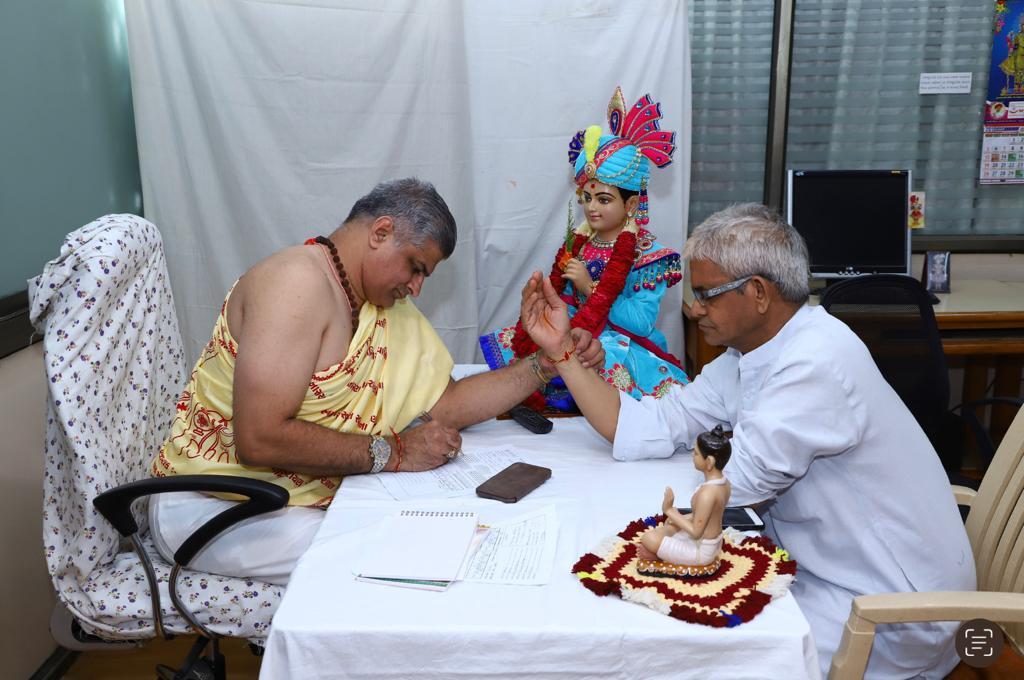 Swaminarayan visit Nadi Pariksha